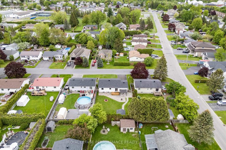 28348539/61-albert-street/embrun/russell/ontario/K0A1W1_33