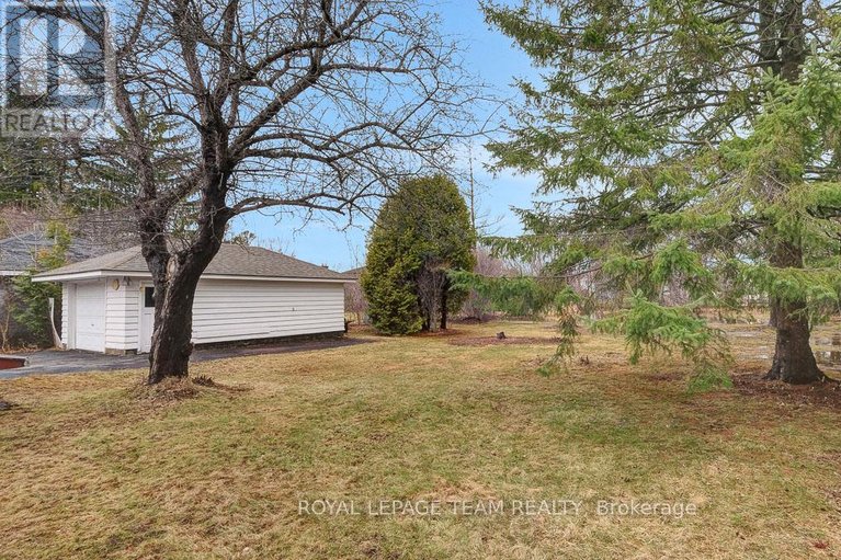 29605517/1107-falaise-road/borden-farmstewart-farmcarleton-heightsparkwood-hills/ottawa/ontario/K2E6R1_26