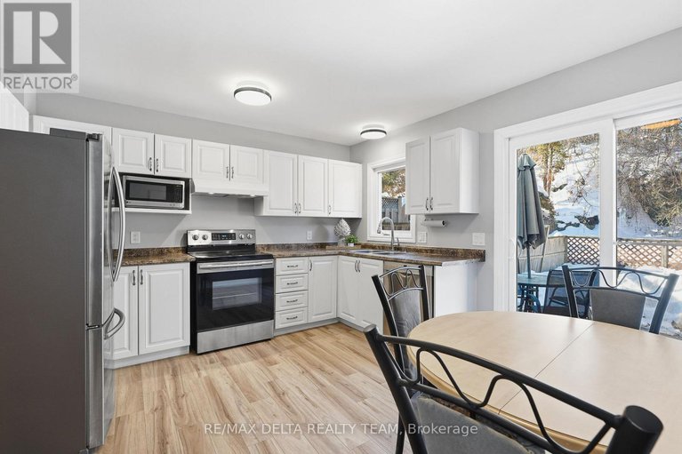 29382325/198-provender-avenue/cfb-rockcliffe-and-area/ottawa/ontario/K1K4N7_14