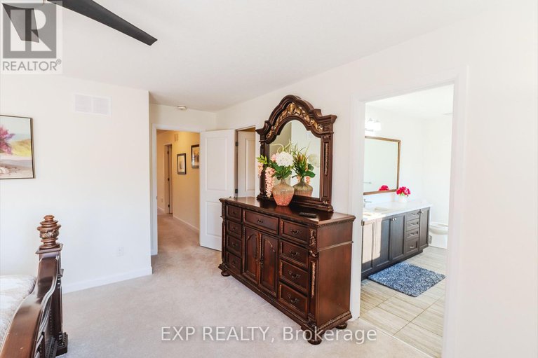 28597121/818-cappamore-drive/half-moon-bay/ottawa/ontario/K2J6V6_34