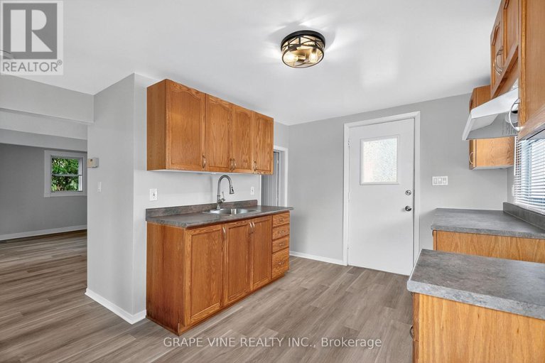28763800/814-laurier-street/town-of-rockland/clarence-rockland/ontario/K4K1E6_16