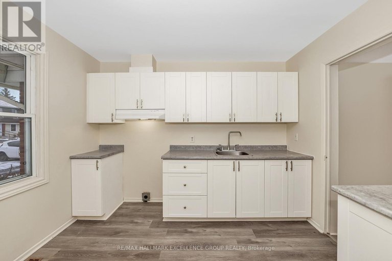 29167198/15-1968-fairglen-mews/blackburn-hamlet-south/ottawa/ontario/K1B5A5_14