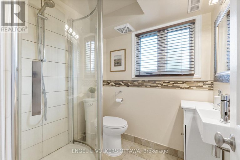 28638772/31-assiniboine-drive/borden-farmstewart-farmcarleton-heightsparkwood-hills/ottawa/ontario/K2E5R8_15