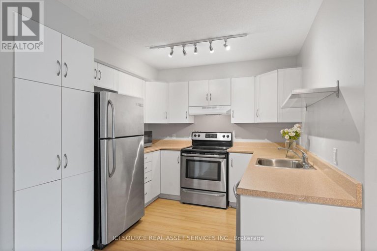 28329429/812-138-somerset-street-w/ottawa-centregolden-triangle/ottawa/ontario/K2P0A3_4