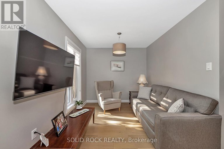 28414092/1229-erindale-drive/copeland-park/ottawa/ontario/K2C2G2_9