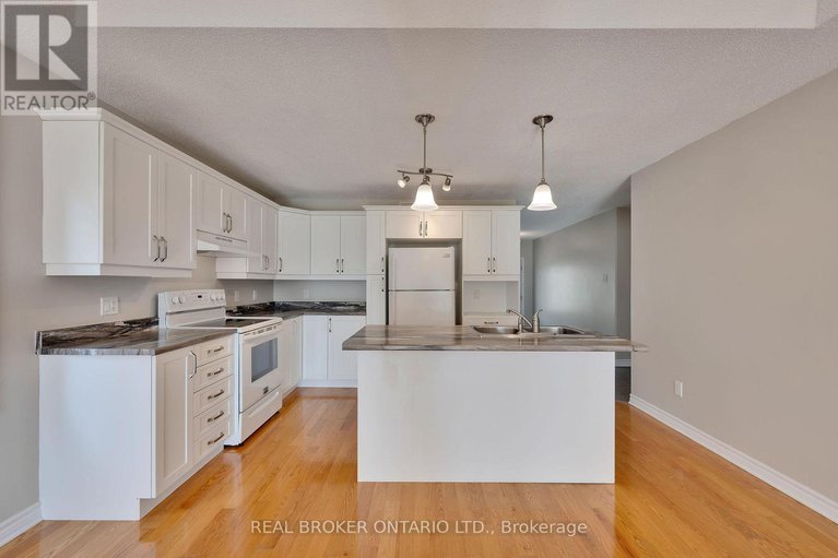 28835810/12-abbey-crescent/village-of-russell/russell/ontario/K4R0B5_9