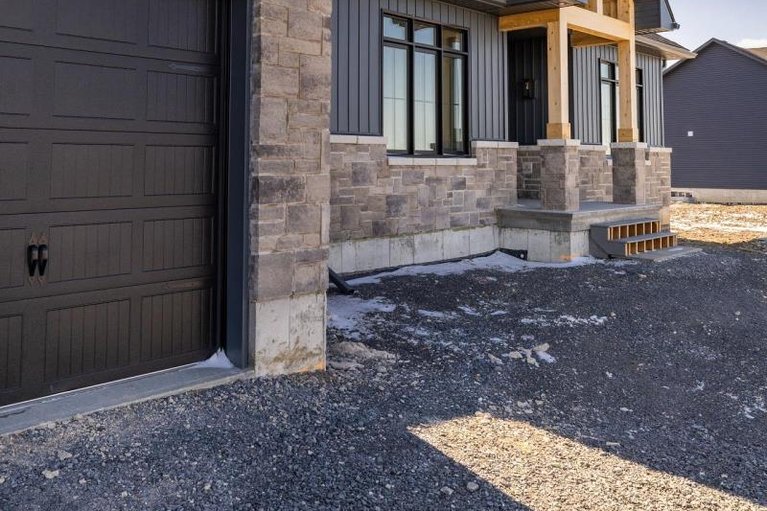 29498096/245-trudeau-crescent/russell-twp/russell/ontario/K4R1E5_2