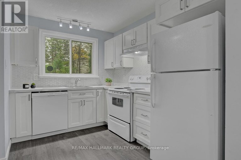 29528376/71-morton-drive/glencairnhazeldean/ottawa/ontario/K2L1W9_14