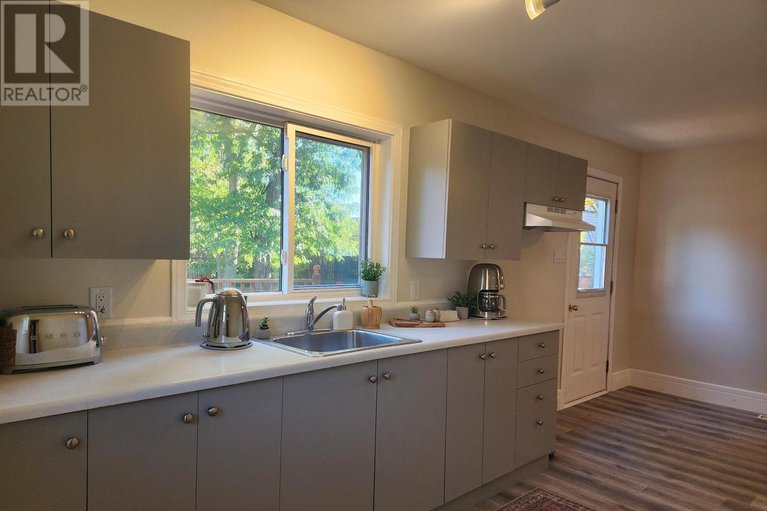 29348113/12-oak-street/lancaster/south-glengarry/ontario/K0C1N0_11