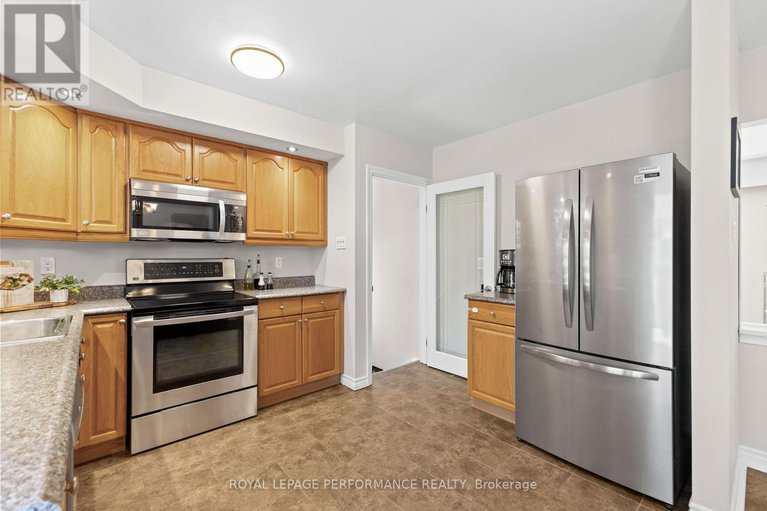 28772840/705-pleasant-park-road/elmvale-acres/ottawa/ontario/K1G1Y3_10