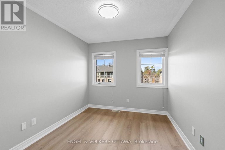 29165857/42-261-titanium-private/convent-glen-north/ottawa/ontario/K1C0A5_21