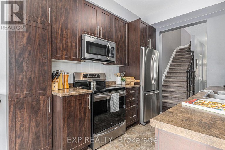 28436819/841-tabaret-street/emerald-meadowstrailwest/ottawa/ontario/K2M0E7_13