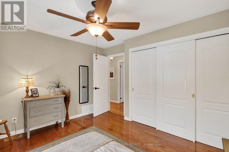 29480327/2960-ernside-crescent/cumberland-estates/ottawa/ontario/K4C1B6_22