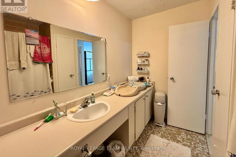 28806113/1101-2951-riverside-drive/mooneys-bayriverside-park/ottawa/ontario/K1V8W6_26