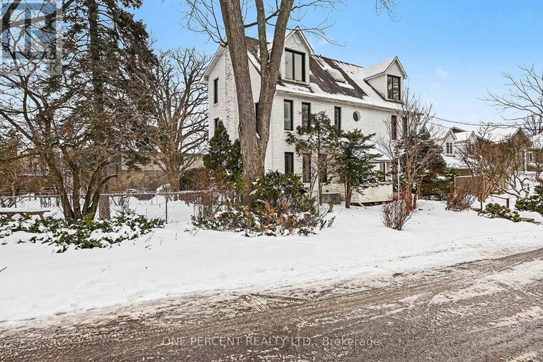 29455179/60-pontiac-street/ottawa-westtunneys-pasture/ottawa/ontario/K1Y2K1_3