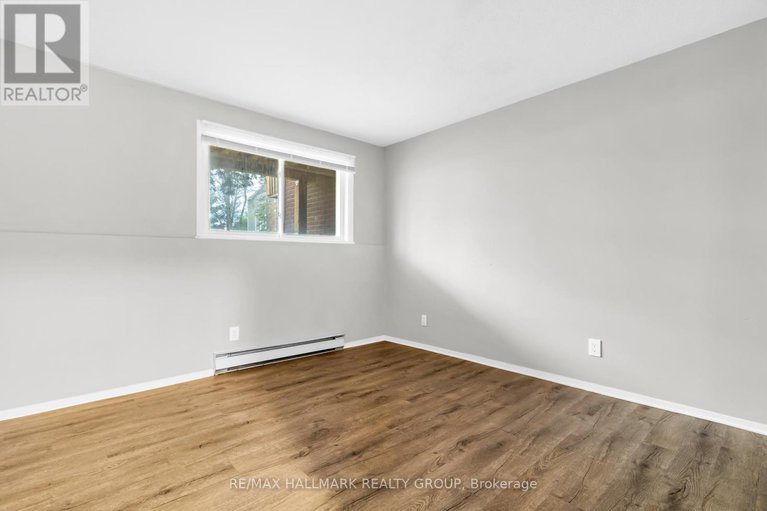 28918769/1-460-fenerty-court/katimavik/ottawa/ontario/K2L3A9_18