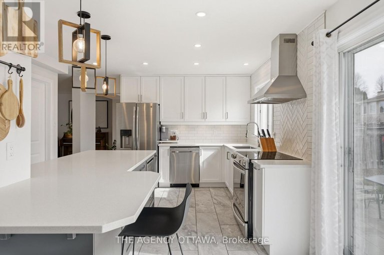 29677270/1625-bottriell-way/fallingbrookpineridge/ottawa/ontario/K4A1W5_14