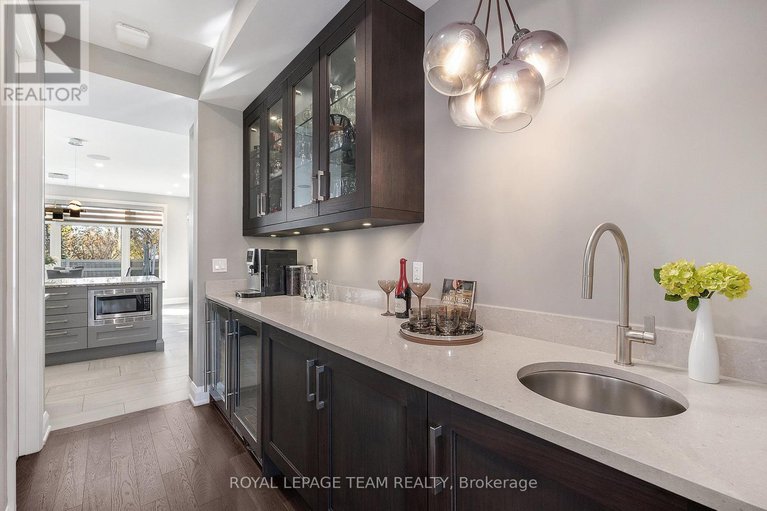 28242959/1670-ortona-avenue/carleton-heights/ottawa/ontario/K2C1W7_17