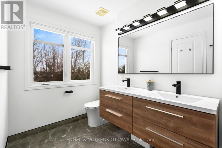 29344132/318-parkin-circle/blossom-parkkemp-parkfindlay-creek/ottawa/ontario/K1T4G6_31