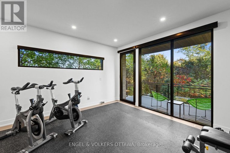 29446343/127-peridot-private/experimental-farm/ottawa/ontario/K2C3M3_15