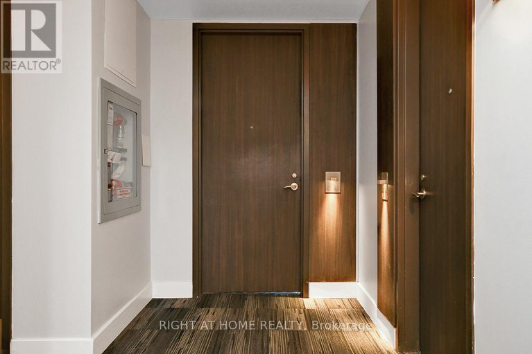 28772133/504-300-lisgar-street/ottawa-centre/ottawa/ontario/K2P0E2_6