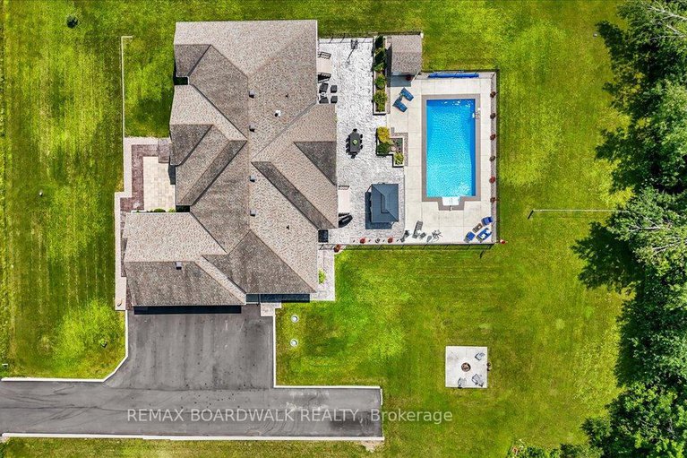 29292036/1610-linkland-court/cumberland-estates/ottawa/ontario/K4C0A5_3