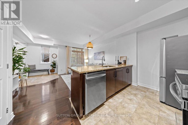 28527540/a-310-everest-private/elmvale-acres/ottawa/ontario/K1G4E3_10