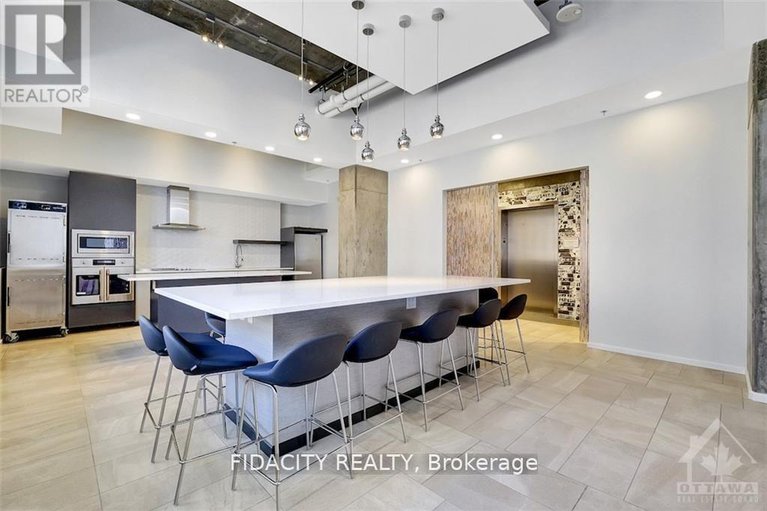 29169739/2911-105-champagne-avenue-s/west-centre-town/ottawa/ontario/K1S4P3_21