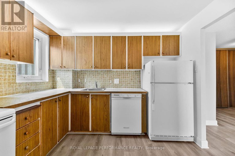 28607992/1003-1171-ambleside-drive/woodroffe/ottawa/ontario/K2B8E1_15