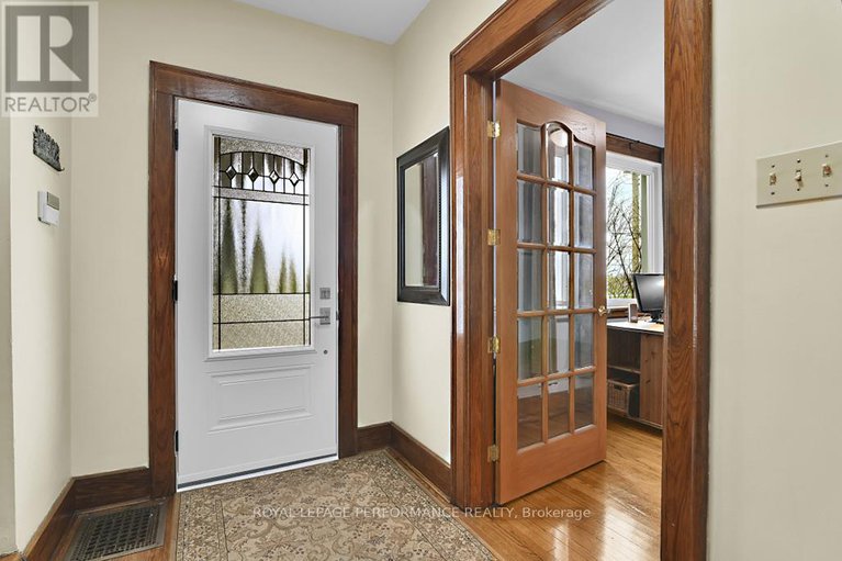 28274254/2043-riverside-drive/faircrest-heights/ottawa/ontario/K1H7X1_2
