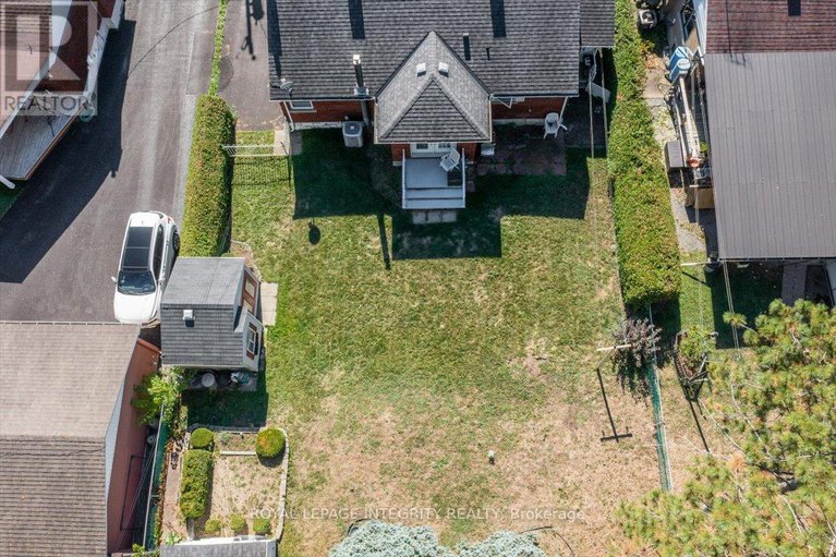 29312140/39-appleford-street/cardinal-heights/ottawa/ontario/K1J6T7_39