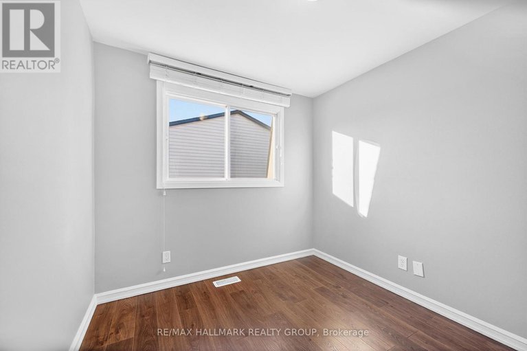 29163318/b-905-elmsmere-road/beacon-hill-south/ottawa/ontario/K1J8G4_23