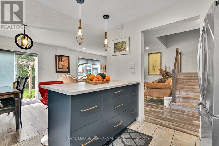 29131764/609-robert-street/town-of-rockland/clarence-rockland/ontario/K4K1E8_5