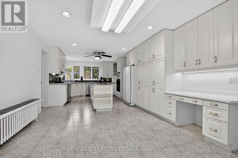 29587308/193-cunningham-avenue-s/applewood-acres/ottawa/ontario/K1H6A7_7