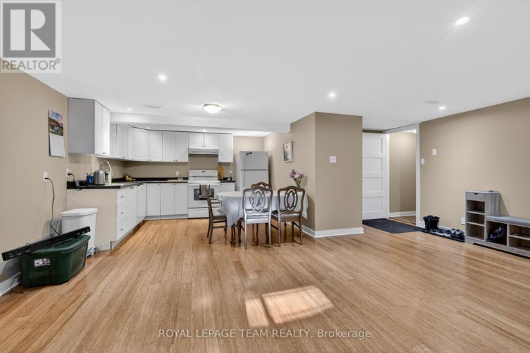 29400979/28-tiffany-crescent/beaverbrook/ottawa/ontario/K2K1W2_34