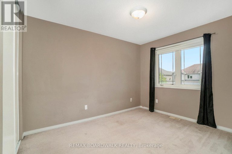 28803374/714-regiment-avenue/emerald-meadowstrailwest/ottawa/ontario/K2M0E3_16