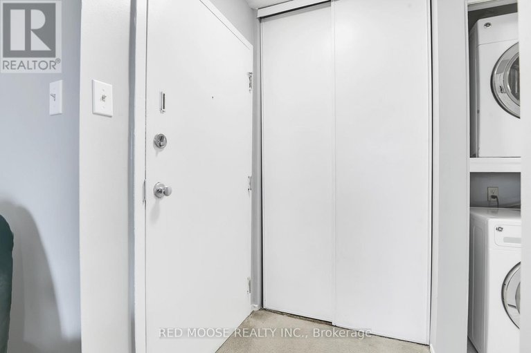 29220948/415-216-viewmount-drive/borden-farmstewart-farmcarleton-heightsparkwood-hills/ottawa/ontario/K2E7X4_7