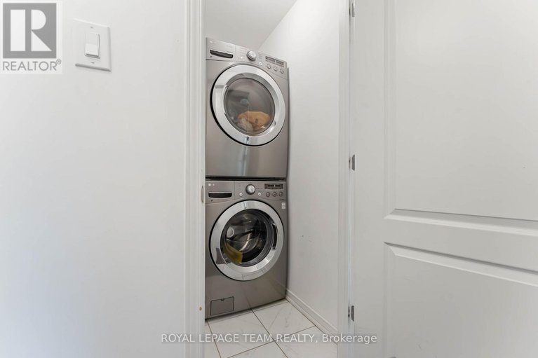 29159210/359-melodie-street/mer-bleuebradley-estatesanderson-park/ottawa/ontario/K1W0L8_32