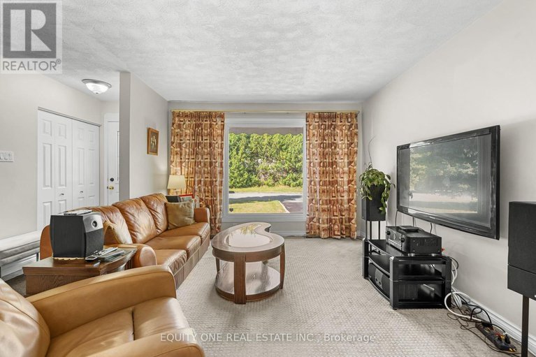 28820512/2-parkside-crescent/meadowlandscrestview/ottawa/ontario/K2G3B5_5