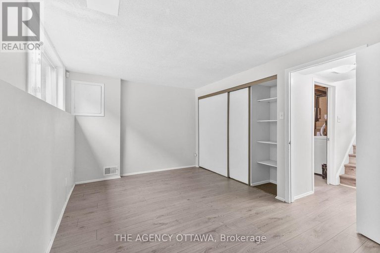 28611085/602-seyton-drive/westcliffe-estates/ottawa/ontario/K2H7X5_26