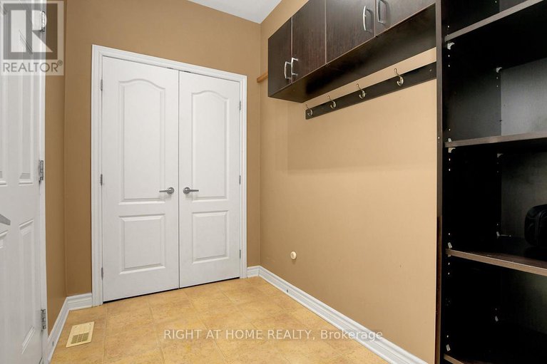 28116304/554-barrick-hill-road/emerald-meadowstrailwest/ottawa/ontario/K2M0B4_14