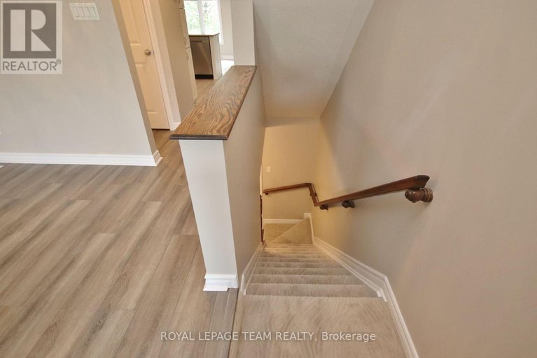 29418738/583a-chapman-mills-drive/strandherd/ottawa/ontario/K2J5T2_14