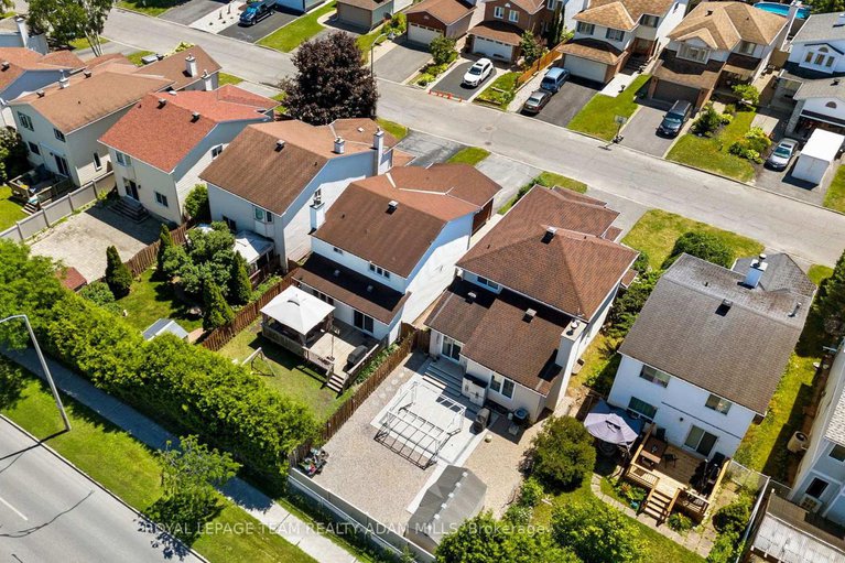28573380/607-tourelle-drive/fallingbrookgardenway-south/ottawa/ontario/K4A3H5_41