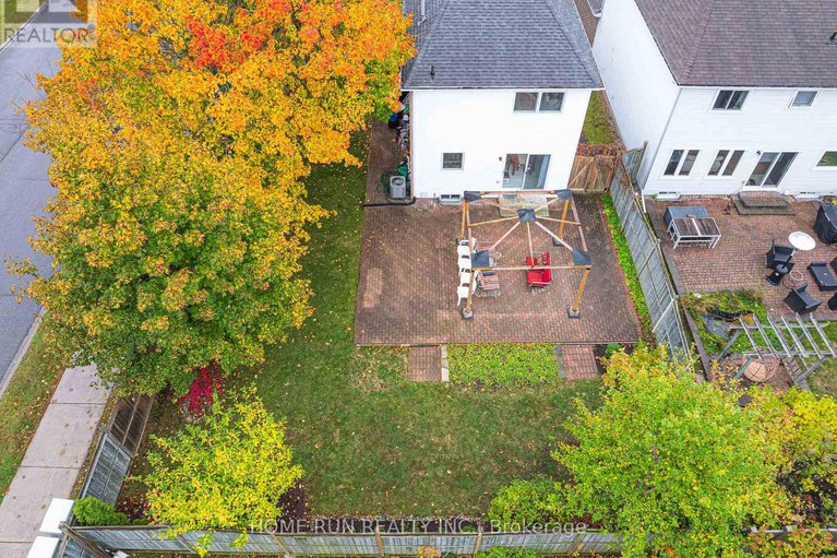 29032856/2-ipswich-terrace/morgans-grantsouth-march/ottawa/ontario/K2K2R5_6