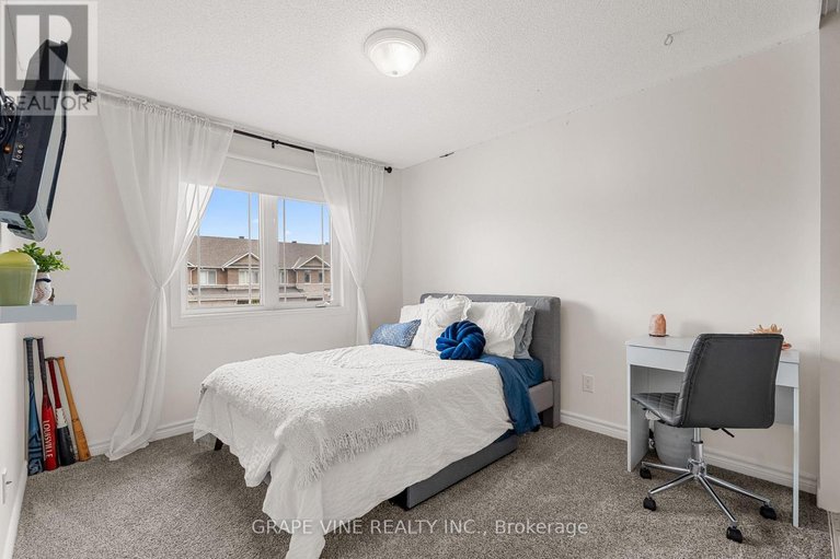 28315912/568-voie-du-pin-rouge-way/mer-bleuebradley-estatesanderson-park/ottawa/ontario/K1W0C4_23