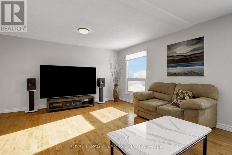 29338686/35-2027-stonehenge-crescent/pineview/ottawa/ontario/K1B4N7_13