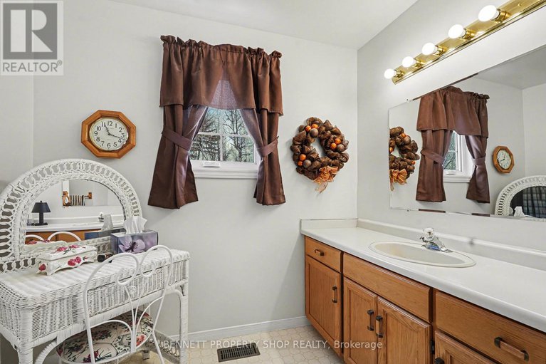 29254628/1312-scheel-drive/mcnabbraeside-twps/mcnabbraeside/ontario/K0A1G0_19