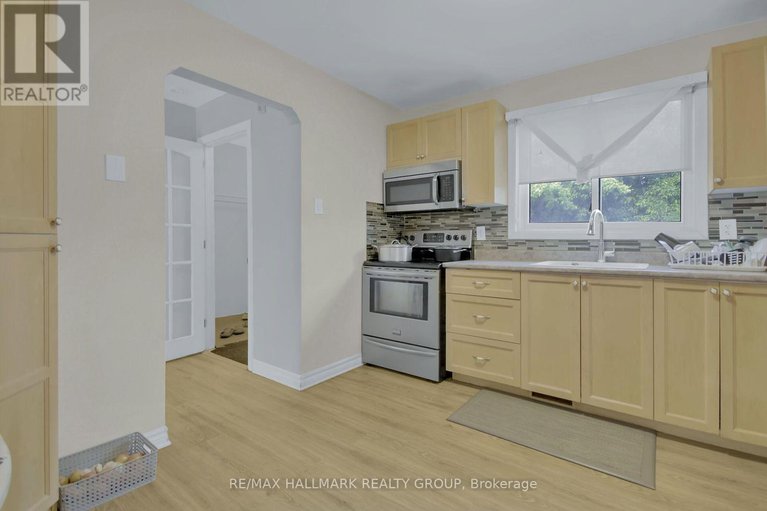 28419081/1-1821-walkley-road/urbandale-acres/ottawa/ontario/K1H6X9_19