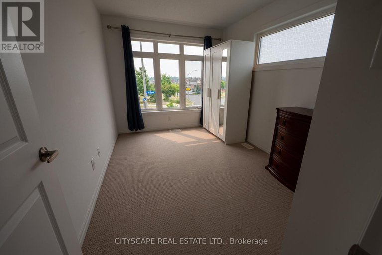 28681279/174-joshua-street/mer-bleuebradley-estatesanderson-park/ottawa/ontario/K1W0A3_28