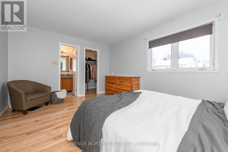 29251026/128-midsummer-terrace/queenswood-heights-south/ottawa/ontario/K1E3V3_26